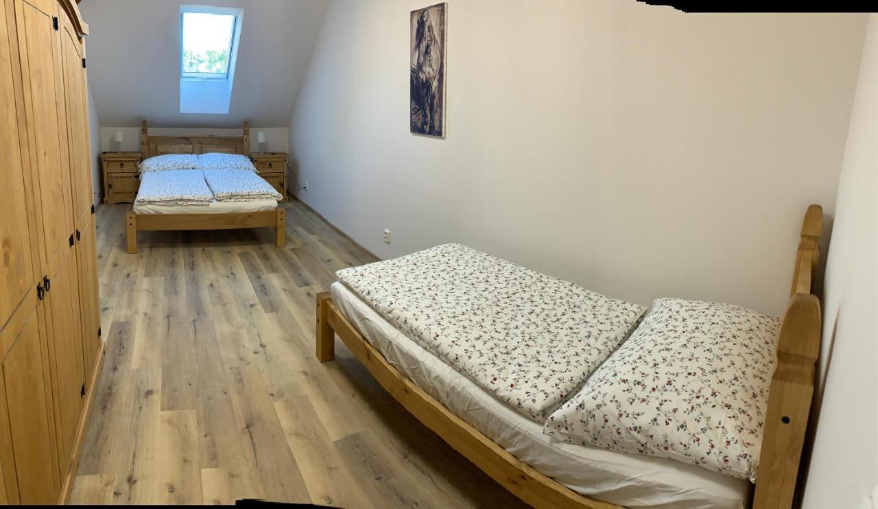 Apartmany Statek Bezdedice Hostomice エクステリア 写真