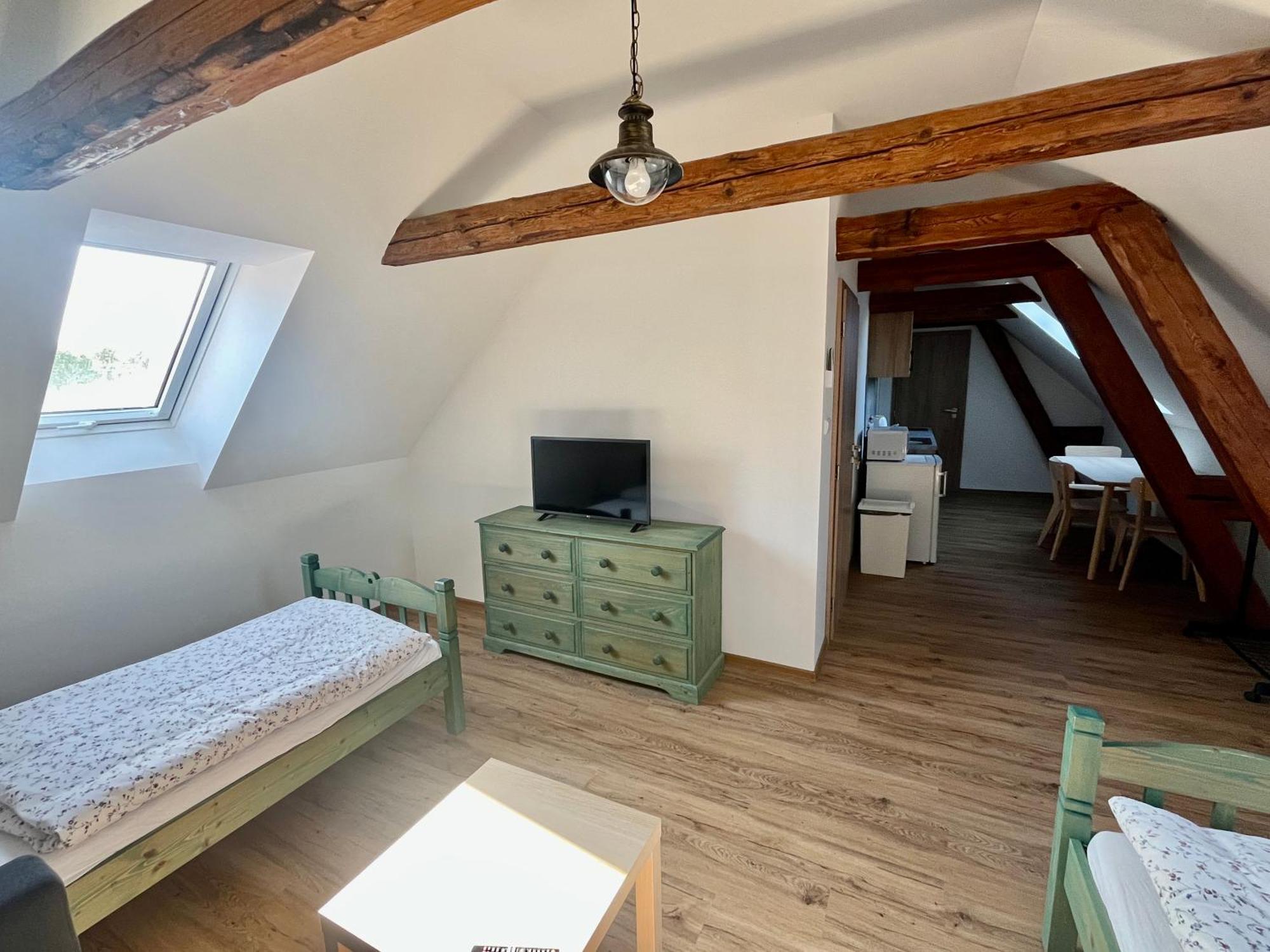 Apartmany Statek Bezdedice Hostomice エクステリア 写真